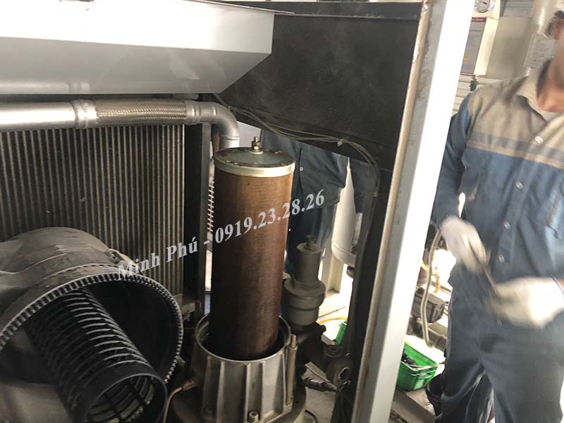 Bảo dưỡng máy nén khí Kobelco, Sửa chữa máy nén khí Kobelco, Kobelco air compressor maintanece service, bao duong may nen khi kobelco, sua chua may nen khi kobelco, rò rỉ dầu máy nén khí Kobelco, 