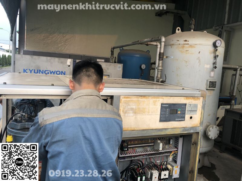 Thay van xả nước tự động máy nén khí KyungWon, Replace the automatic water drain valve of KyungWon air compressor, Bảo dưỡng máy nén khí KyungWon, Sửa chữa máy nén khí KyungWon, Bao duong may nen khi KyungWon, Sua chua may nen khi KyungWon,
