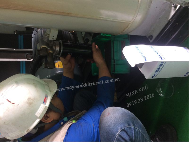 thay loc dau may nen khi hanshin grh3 50a, loc dau may nen khi hanshin grh3 50a, loc nhot may nen khi hanshin grh3 50a,loc dau may nen khi, lọc dầu máy nén khí, phụ tùng máy nén khí, phu tung may nen khi, lọc nhớt máy nén khí, loc nhot may nen khi, compressor oil filter